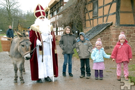 Sankt Nikolaus wird auch dieses Jahr beim „Advent für alle Sinne“ im Freilichtmuseum Kommern wieder unterwegs sein. Archivfoto: pp/Agentur ProfiPress