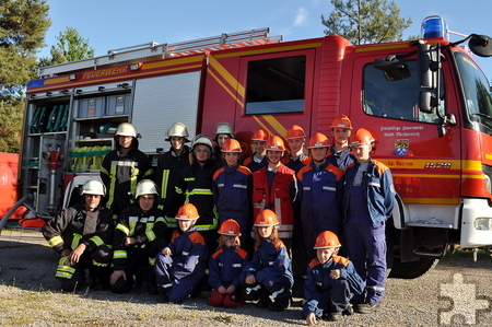 Die Löschgruppe Vussem der Freiwilligen Feuerwehr Mechernich hat eine Jugendabteilung ins Leben gerufen. Derzeit besteht die Gruppe aus 16 weiblichen und männlichen Jugendlichen im Alter von zehn bis 17 Jahren. Foto: Achim Nießen/pp/Agentur ProfiPress