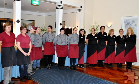 Die Küchen- und Servicekräftefreuten sich am Ende Veranstaltung über verdienten Beifall. Foto: Reiner Züll/pp/Agentur ProfiPress