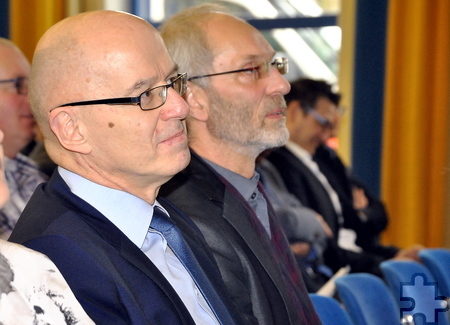 Auch Bernd Altgen, Vorstandsvorsitzender der VR-Bank Nordeifel (l.) und Dr