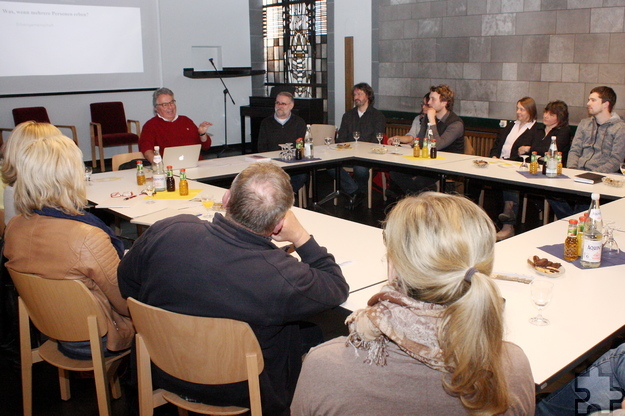 Der Fachvortrag zum Thema Erbrecht war die erste Veranstaltung in der „Kulturkapelle“ im Sozialtherapeutischen Heim „Haus Maria“ in Bad Münstereifel. Foto: Steffi Tucholke/pp/Agentur ProfiPress