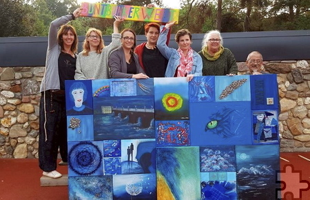 Die Künstler der „Buntbunkerwelt“ versteigern das „Blaue Bild“ zugunsten des Vereins „Frauen helfen Frauen“. Foto: privat/pp/Agentur ProfiPress