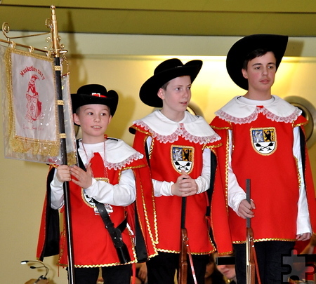 Erstmals präsentierte sich bei der Kindersitzung die neu gegründete Mini-Prinzengarde des KV „Löstige Bröder“. Foto: Reiner Züll/pp/Agentur ProfiPress